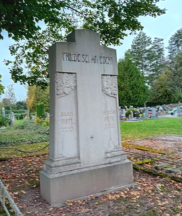 09-Julius a Terezie Piffl.jpg